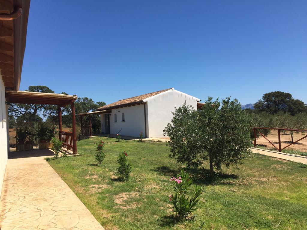 Agriturismo Mieleamaro Villa Olbia Exterior photo