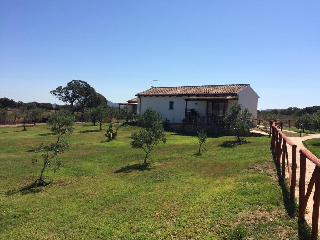 Agriturismo Mieleamaro Villa Olbia Exterior photo