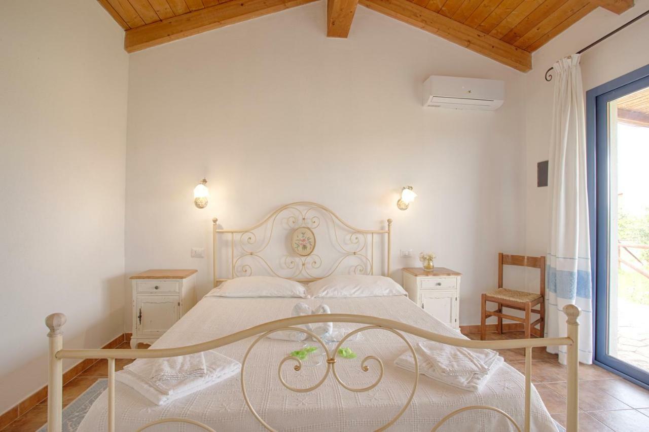 Agriturismo Mieleamaro Villa Olbia Exterior photo
