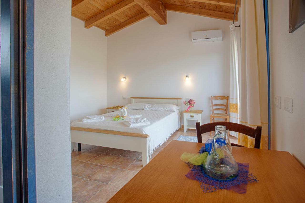 Agriturismo Mieleamaro Villa Olbia Exterior photo