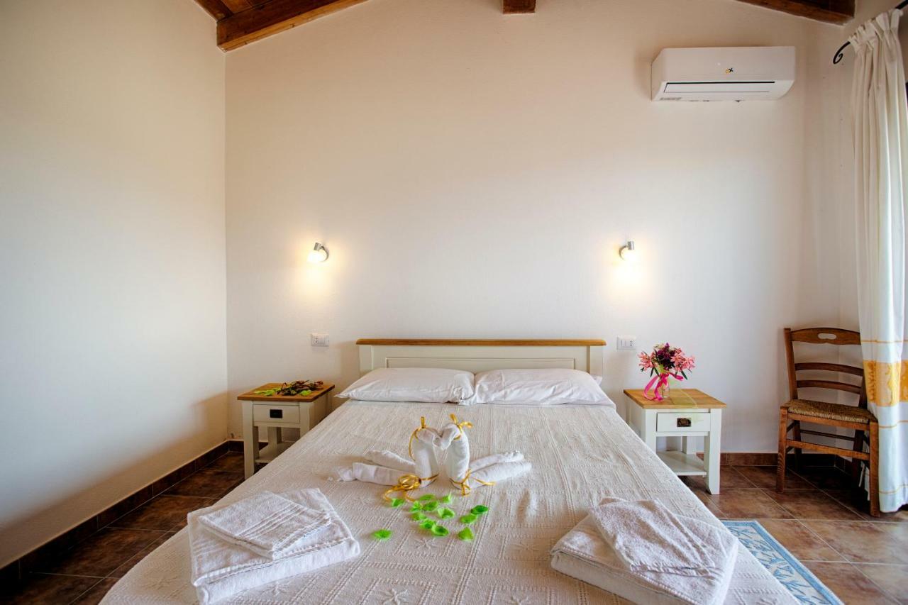 Agriturismo Mieleamaro Villa Olbia Exterior photo